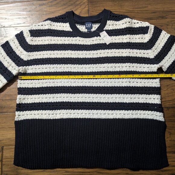 New Gap 24/7 Split Hem Crochet sweater navy striped size small - Picture 4 of 16